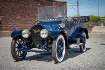 1913 Cadillac Model 30