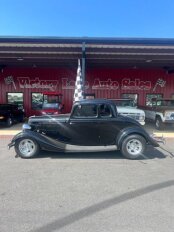 1933 Ford Custom