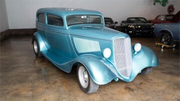 1933 Ford Custom