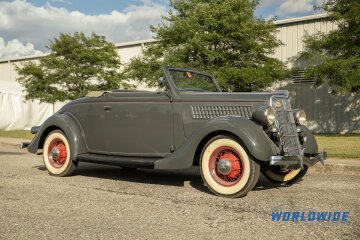 1935 Ford Deluxe