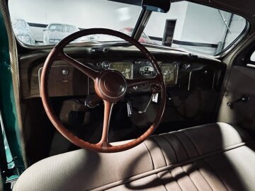 1937 Chrysler Air Flow