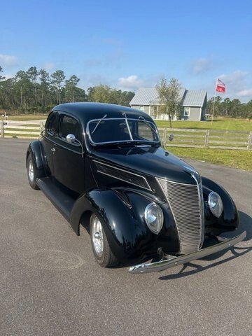 1937 Ford Custom