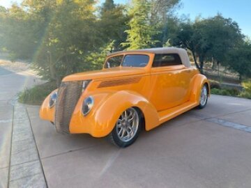 1937 Ford Custom