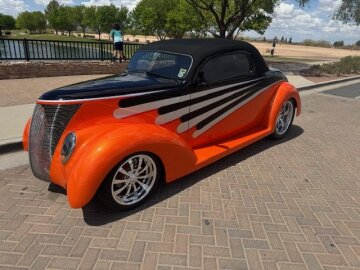 1937 Ford Custom