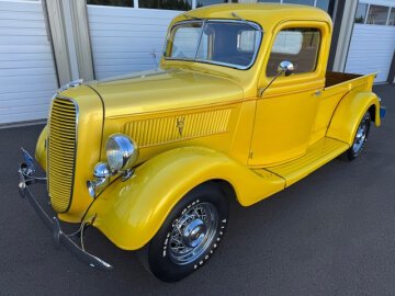 1937 Ford Custom