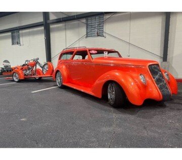 1937 Ford Custom