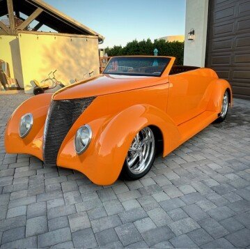 1937 Ford Custom