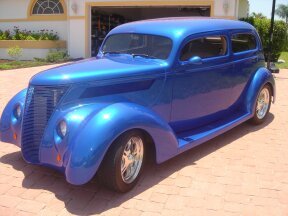 1937 Ford Deluxe