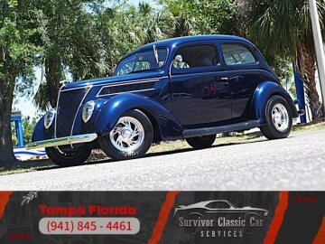1937 Ford Deluxe