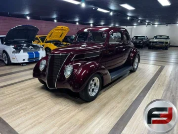 1937 Ford Deluxe