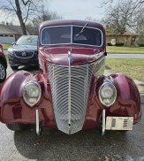 1937 Ford Deluxe Tudor