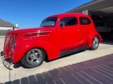 1937 Ford Deluxe Tudor