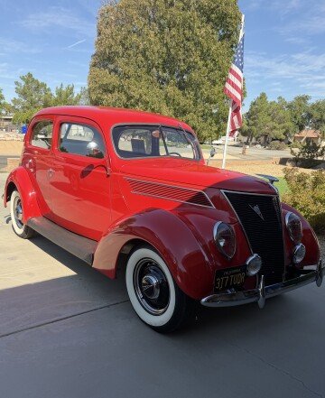 1937 Ford Deluxe Tudor
