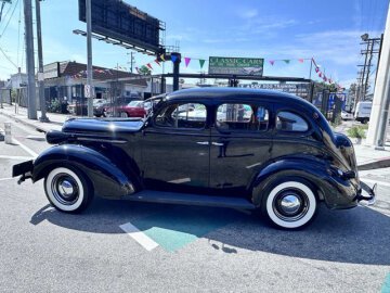 1937 Plymouth Deluxe