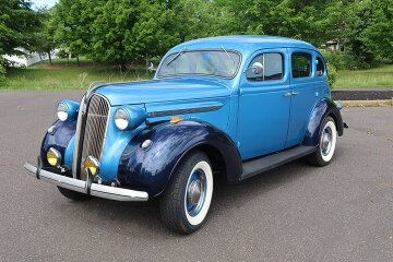 1937 Plymouth Model P4