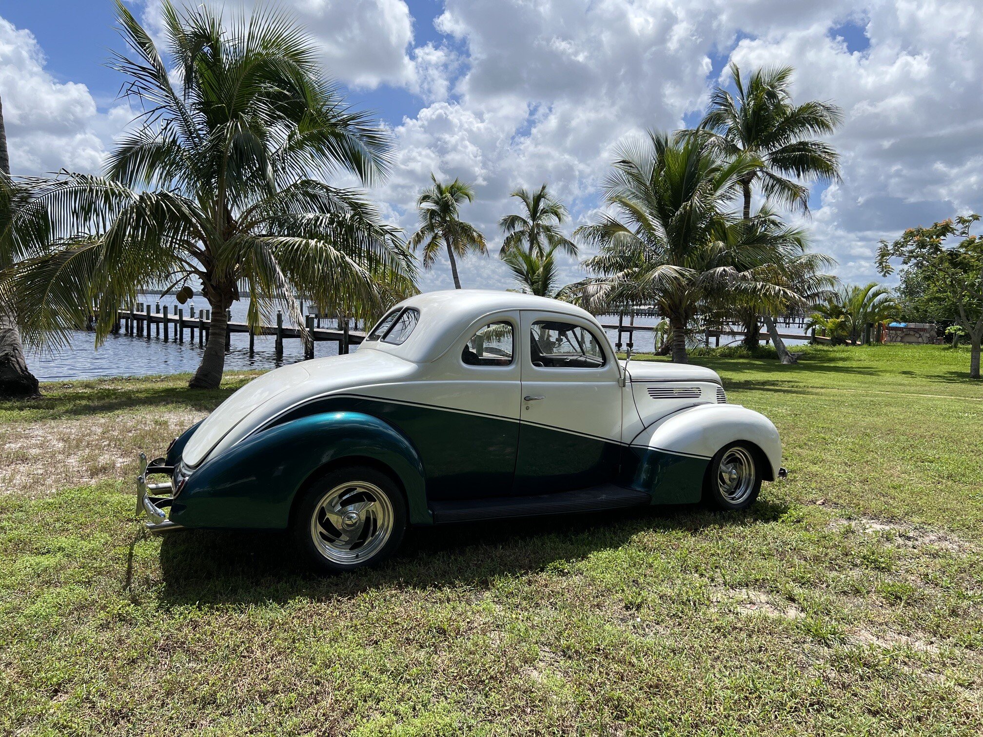 1938 Ford Deluxe