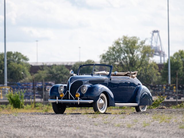 1938 Ford Deluxe