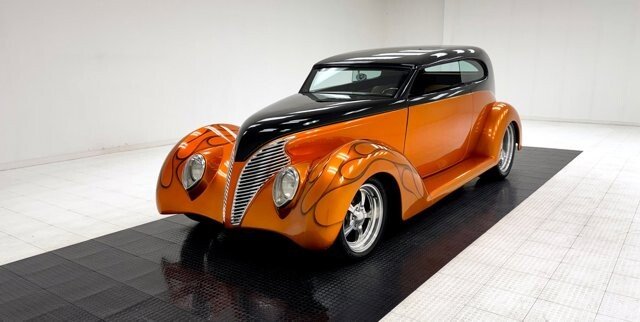 1939 Ford Deluxe