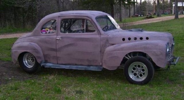 1942 Ford Deluxe