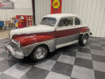 1942 Ford Super Deluxe