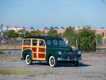 1946 Ford Super Deluxe