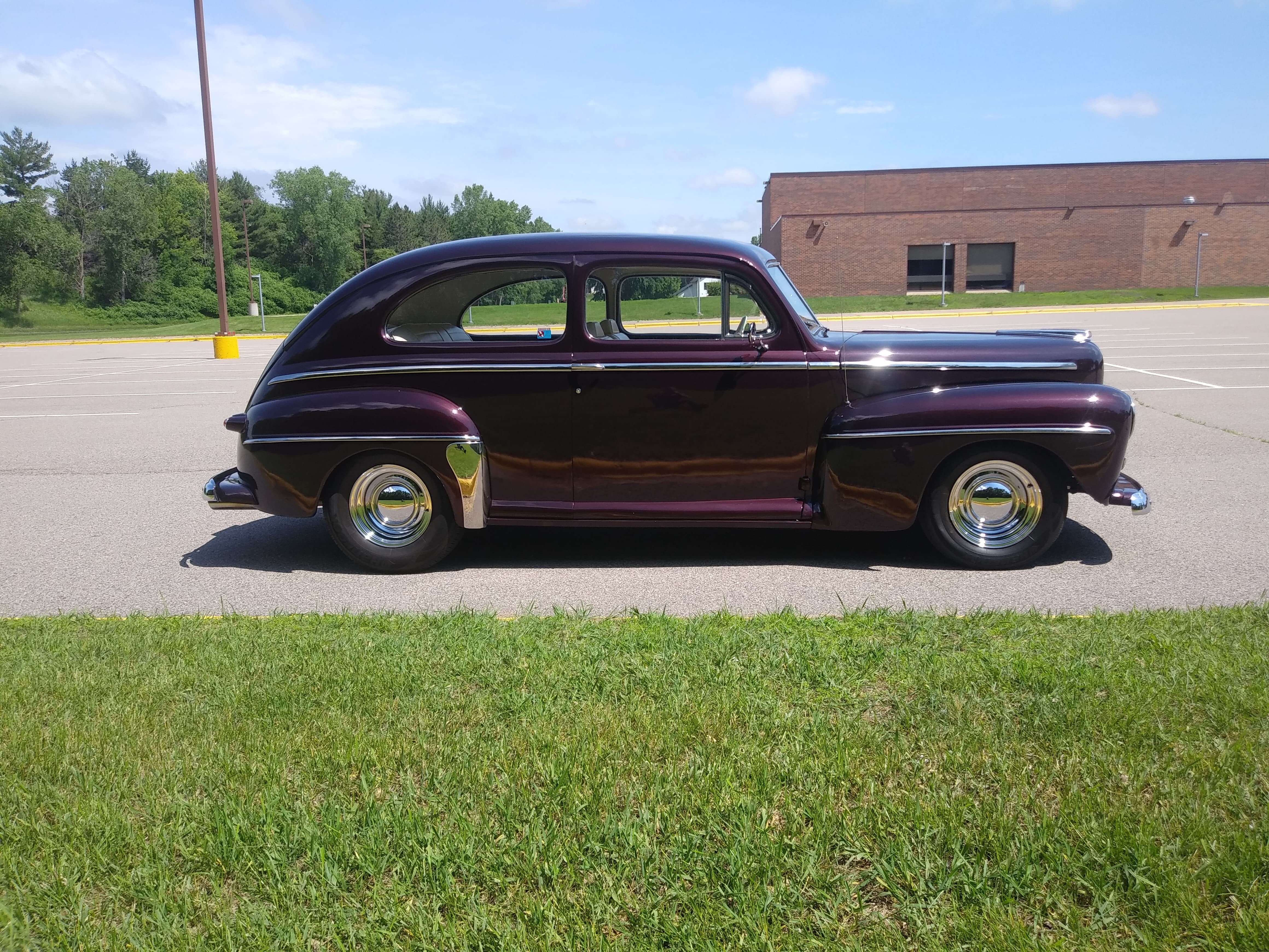 1947 Ford Deluxe