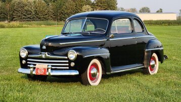 1947 Ford Super Deluxe