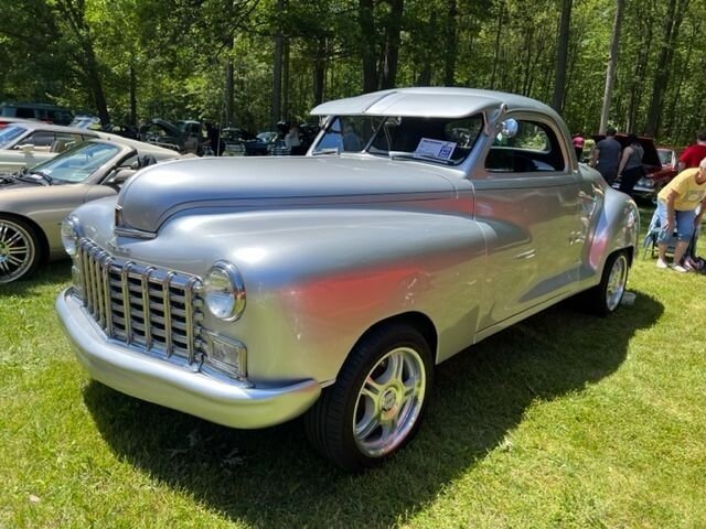 sale for Coupe Sedan Deluxe Super Ford 1948 中古メック　2台 on Auctions BaT 店舗用品