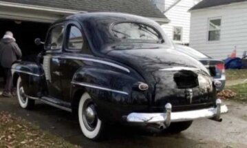 1948 Ford Super Deluxe
