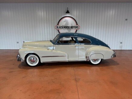 Photo 1 for 1948 Pontiac Streamliner