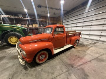 1951 Ford F2