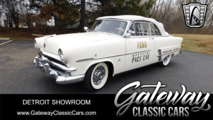 Photo 1 for 1953 Ford Crestline