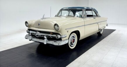 Photo 1 for 1954 Ford Crestline