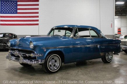 Photo 1 for 1954 Ford Crestline