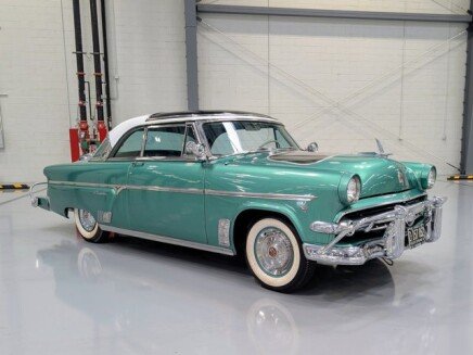 Photo 1 for 1954 Ford Crestline