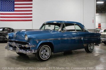 1954 Ford Crestline