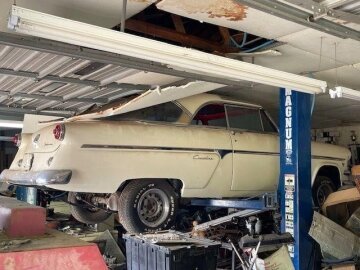 1954 Ford Crestline