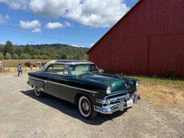 1954 Ford Crestline