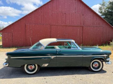 1954 Ford Crestline