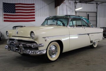 1954 Ford Crestline