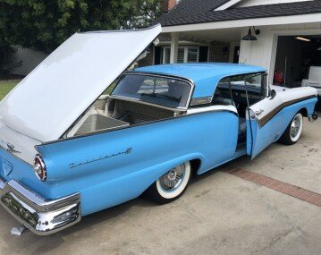 1957 Ford Fairlane 500 Skyliner