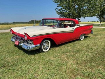 1957 Ford Fairlane 500 Skyliner