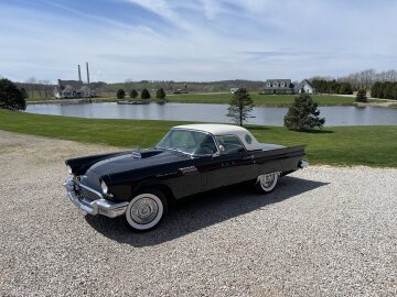 1957 Ford Thunderbird