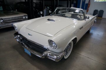 1957 Ford Thunderbird