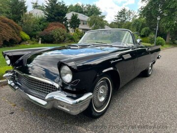 1957 Ford Thunderbird