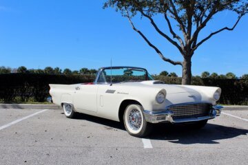 1957 Ford Thunderbird