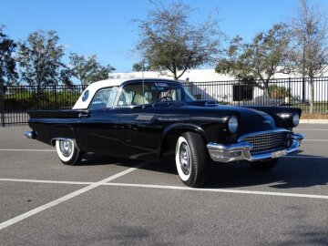 1957 Ford Thunderbird