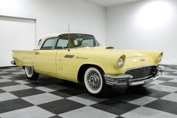 1957 Ford Thunderbird