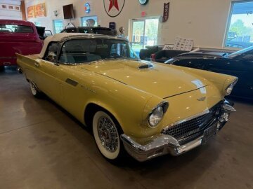 1957 Ford Thunderbird