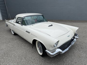1957 Ford Thunderbird